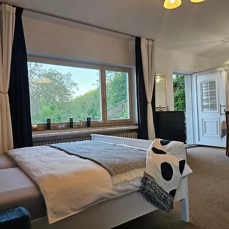 Little Rhineview Chateau - Harry Boppard